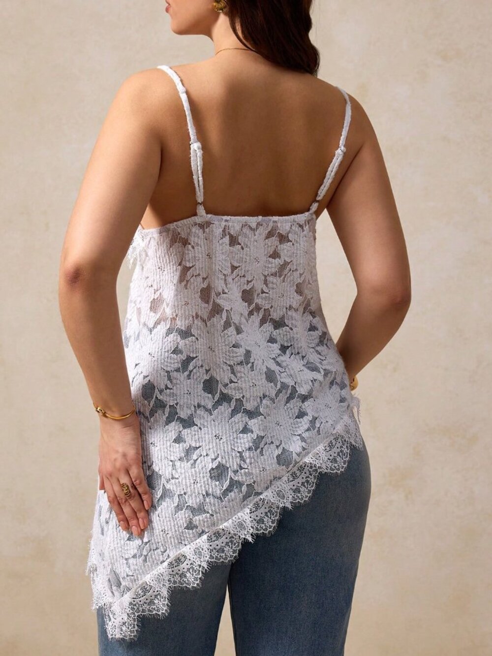 White Elegant Women's Camisole with Hollow-Out Lace Jacquard Hem - Picture 2 of 7